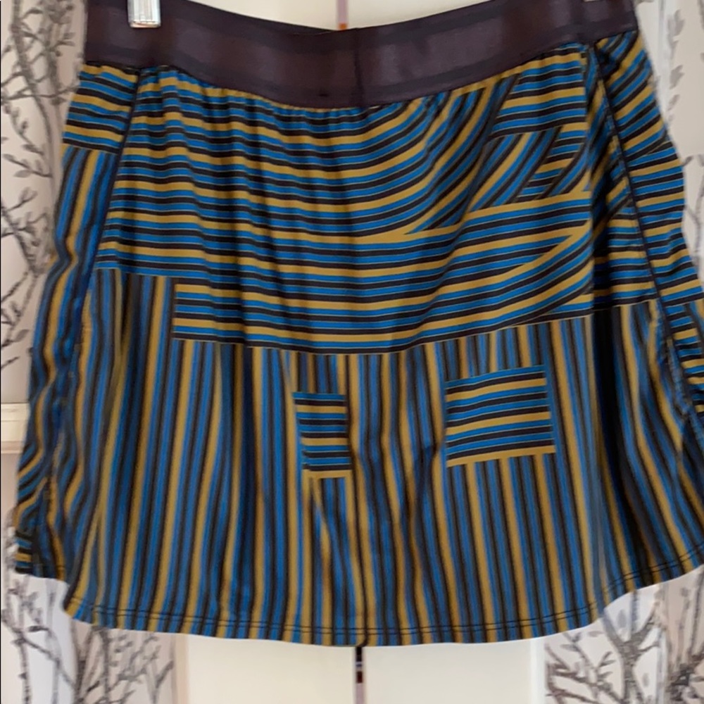 Nike Skort **Gorgeous Pattern** Medium - image 4